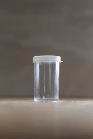 Tubito plástico con tapa pastillero